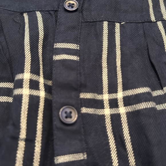 DIZZYLISSY COLD SHOULDER PLAID PRINT BABY DOLL BUTTON DOWN SIZE LARGE - Picture 2 of 4